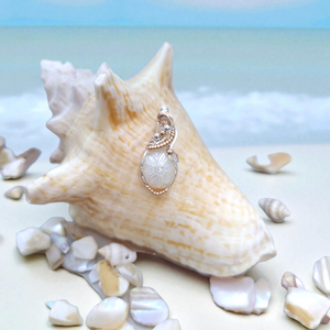 Mixed Metal Carved Freschwater Pearl Pendant