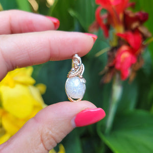 Mixed Metal Carved Freschwater Pearl Pendant